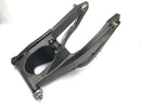 Yamaha YZF R1 RN09 [2003] - brazo oscilante de la rueda trasera en la parte posterior-4