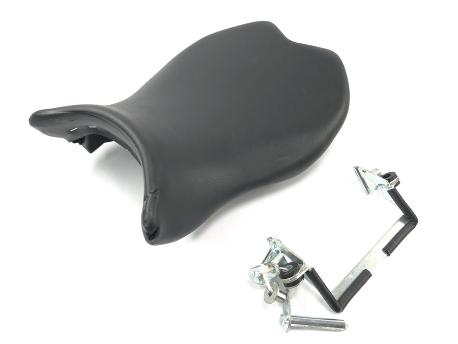 Kawasaki Ninja 125 BX125B [2024] - Cojín del asiento del asiento con perno de sujeción