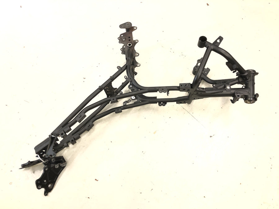 Yamaha MT07 RM04 [2014] - Marco con papeles
