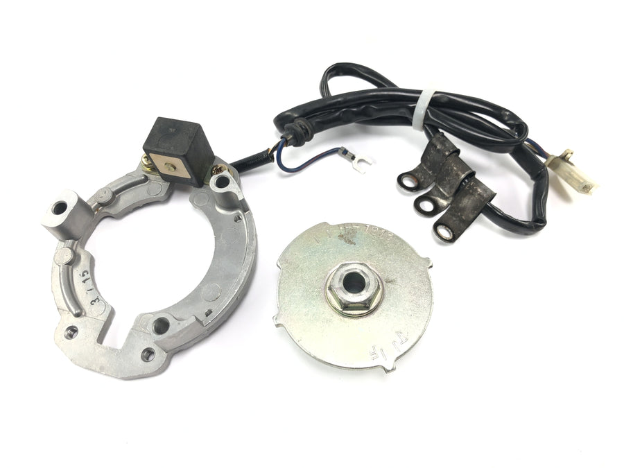 Kawasaki Zephyr 750 ZR750C [1994] - Placa del sensor de encendido del generador de impulsos de encendido del sensor de captación