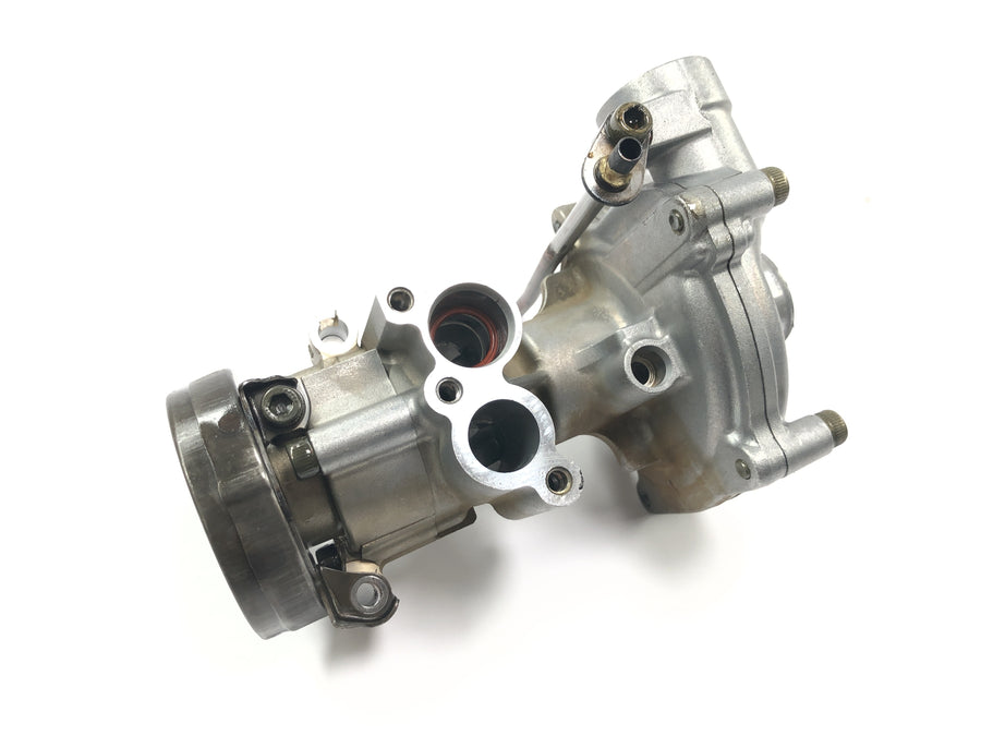 Yamaha YZF R1 RN04 [2001] - Bomba de agua bomba de refrigerante bomba de aceite carcasa de bomba