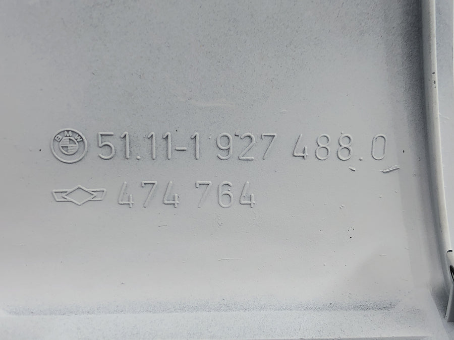 BMW E28 - Cubierta embellecedora argolla de remolque parachoques delantero