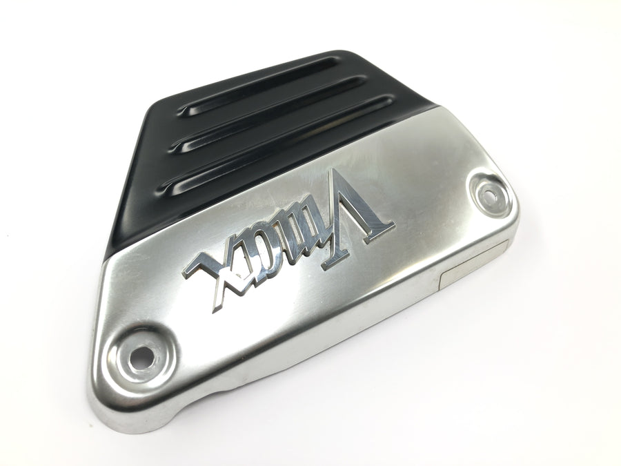 Yamaha V Max 1200 2LT [1998] - Tapa lateral tapa lateral izquierda con emblema Vmax
