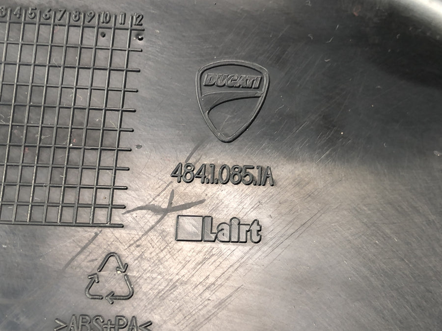 Ducati Multistrada 1200 S Touring [2009] - Carenado carenado lateral derecho deflector de aire izquierdo deflector de viento