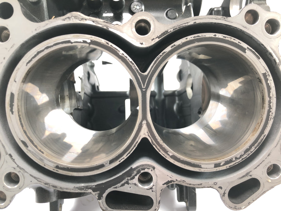 Yamaha MT07 RM04 [2014] - Cárter del motor con bloque motor cárter de pistón