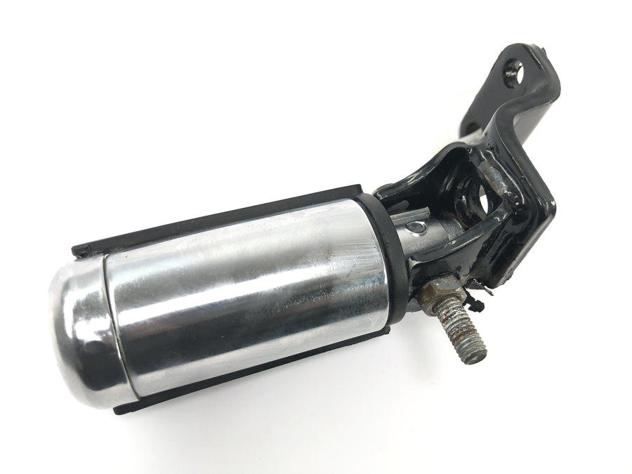 Honda VTX 1800 SC46 [2004] - Reposapiés del pasajero abatible detrás derecho