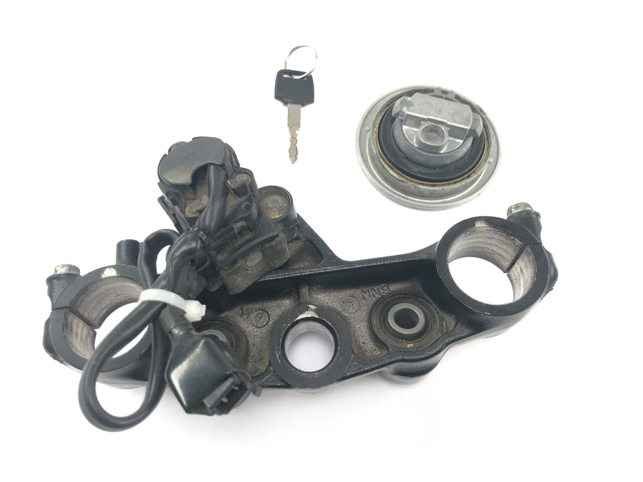 Honda NX 650 Dominator RD02 [1994] - Puente de horquilla con bloqueo de encendido en la parte superior con bloqueo del depósito