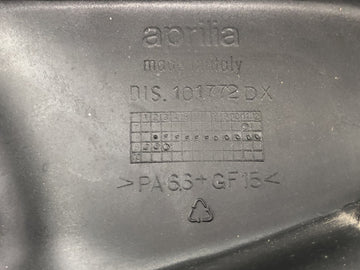 Aprilia Mille RSV 1000 ME [1999] - Carenado del conducto de aire de entrada de aire en la parte delantera - 0
