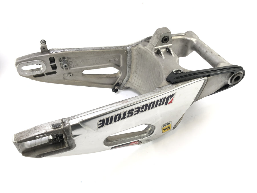 Aprilia RSV4 1000 [2010] - Consumo de ensamblaje roto de la rueda trasera en retroceso.