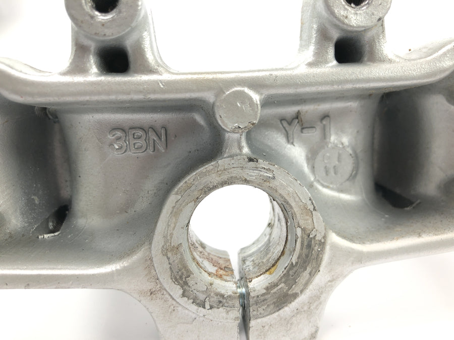 Yamaha DT 125 R DE03 [2000] - Abrazadera de horquilla para montaje en puente superior de horquilla