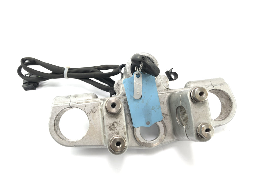 BMW F 650 GS R13 [2002] - Locksmith con puente de horquilla en el bloqueo de encendido del bloqueo del tanque superior