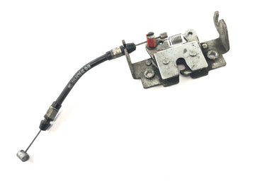 Yamaha MT 03 RM02 [2007] - Perno de bloqueo del asiento con cable Bowden