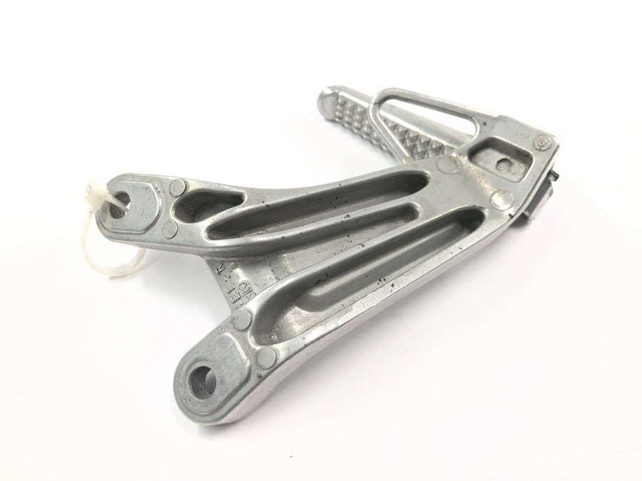 Honda CBR 600 RR PC37 [2004] - reposapiés pasajero derecho
