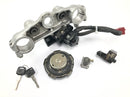 Honda XRV 750 Africa Twin RD04 [1990] - abrazadera triple superior con tapa del tanque de bloqueo de encendido-3