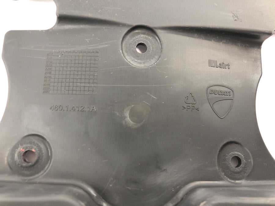 Ducati Multistrada 1200 S Touring [2009] - Carenado puente de horquilla inferior
