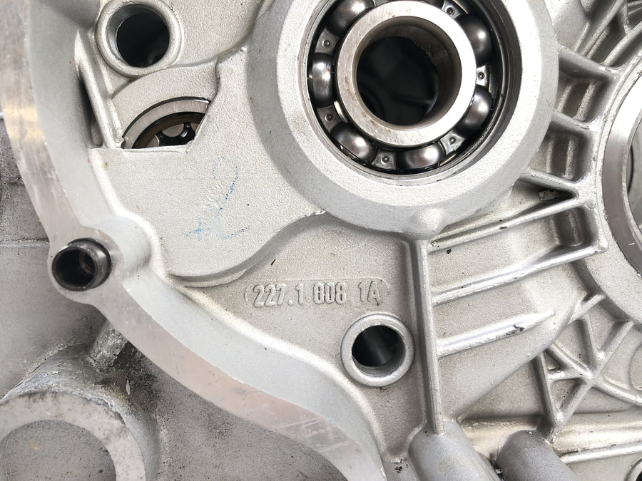 Ducati ST2 944 [1999] - carcasa del motor carcasa vacía