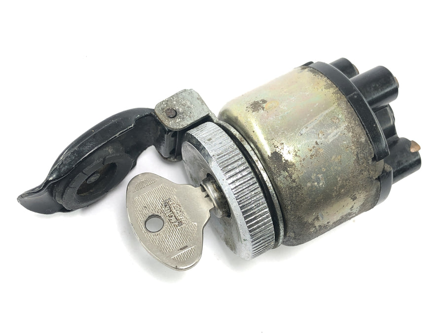 Moto Guzzi V7 Special [1971] - Interruptor de encendido con llave