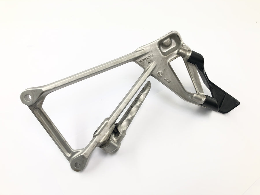 Ducati Multistrada 1200 S Touring [2009] - Soporte reposapiés pasajero izquierdo