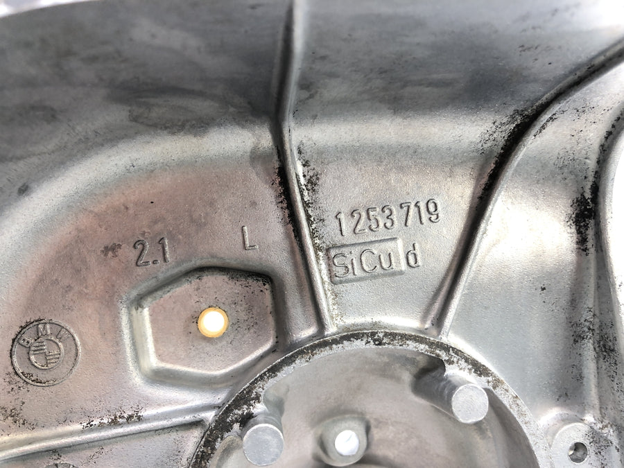 BMW R 60/5 [1973] - Tapa del filtro de aire en la tapa del motor izquierdo
