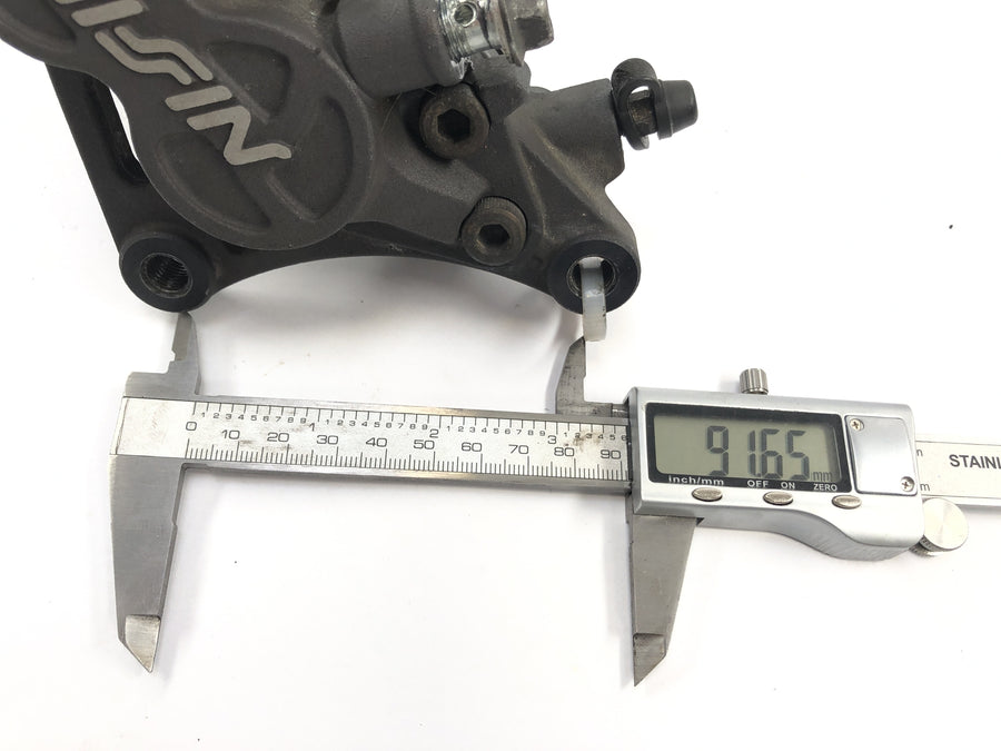 Suzuki GSX R 1100 GV73B [1990] - Calipera de freno en la parte delantera derecha