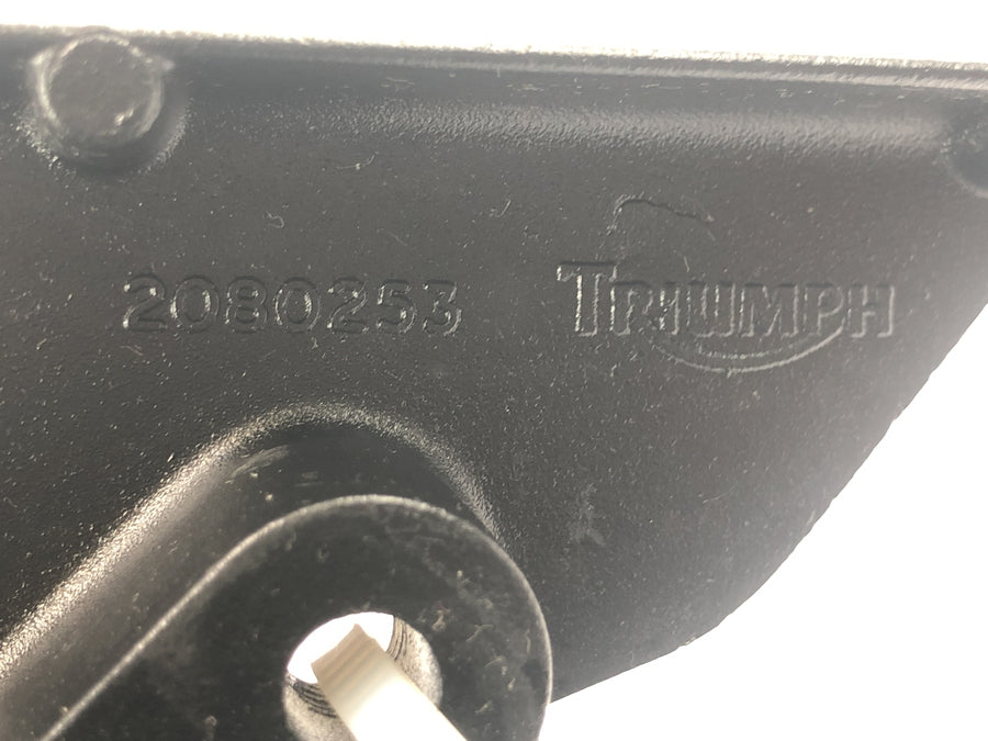 Triumph Daytona 1200 T300D [1994] - Sistema de reposapiés derecho del conductor con pedal de freno