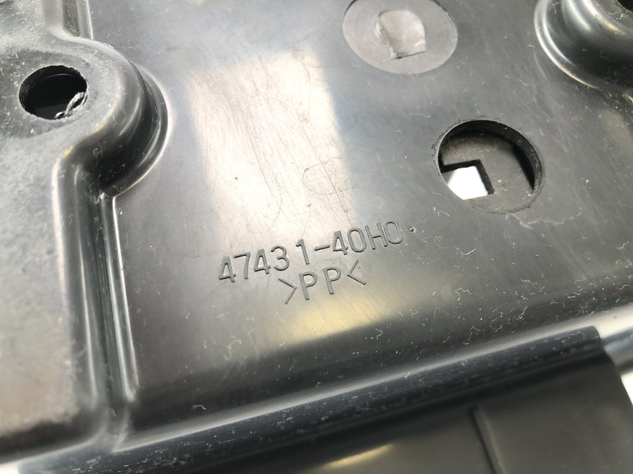 Suzuki VZ 1500 WVCU [2011] - Caja porta baterias carcasa bateria