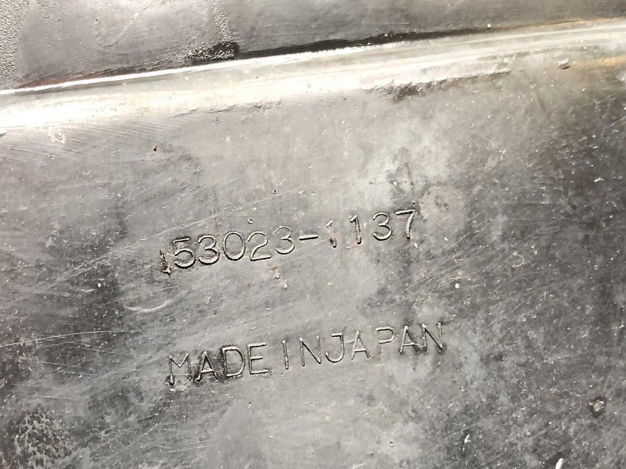 Kawasaki GPZ 1000 RX [1987] - Fender en la parte posterior. Disfraz de revestimiento interior