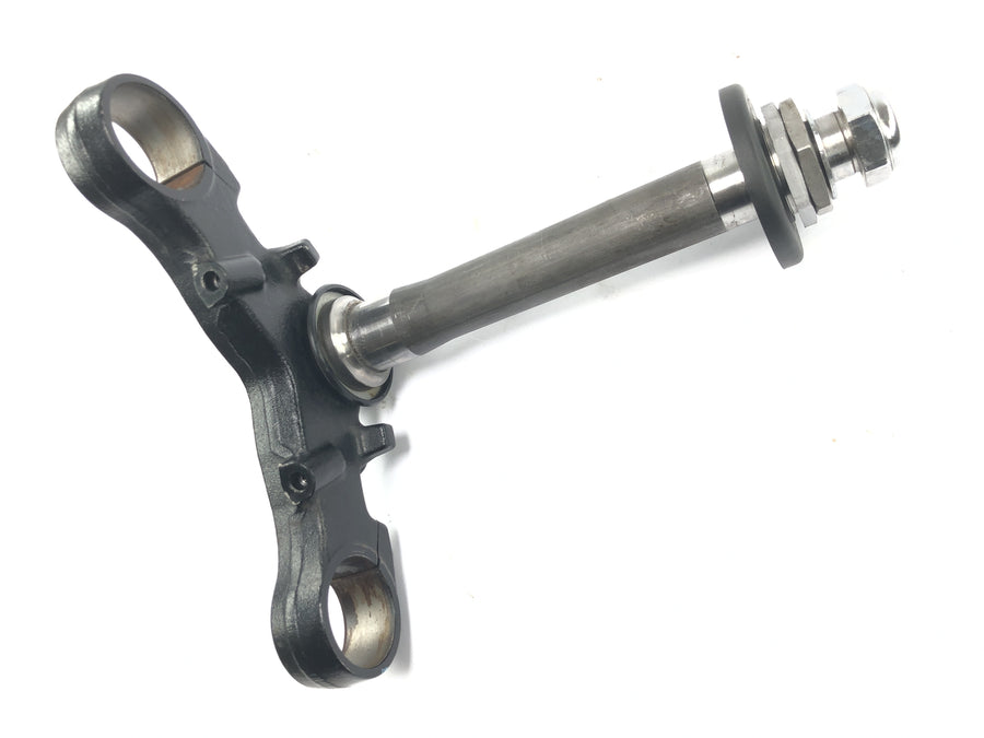 Triumph Bonneville T100 986MF [2012] - Puente inferior de la horquilla, abrazadera de la horquilla del puente del cabezal de dirección
