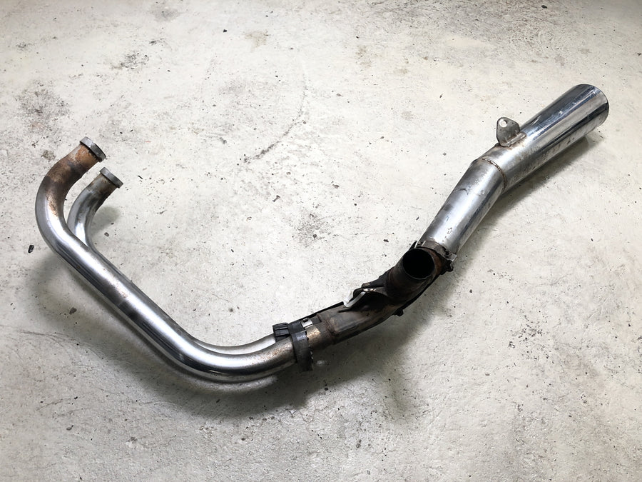 Honda CBX 650 E RC13 [1983] - Muffler de escape a la derecha