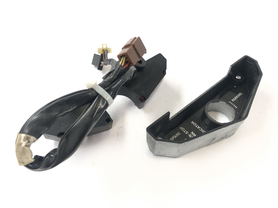 Honda XBR 500 PC15 [1989] - Soporte de la unidad de seguridad de la caja de fusibles