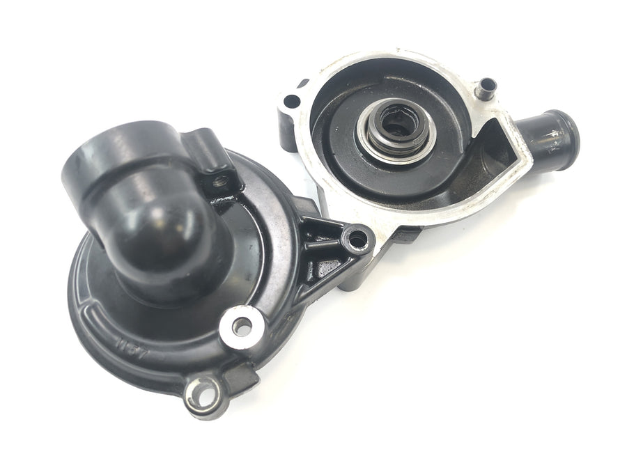 Kawasaki ZX 12 R ZXT20A [2001] - Tapa de carcasa de bomba de agua