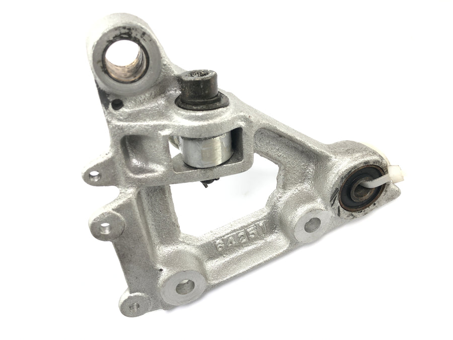 Suzuki RG 250 Gamma GJ21D [1987] - Sistema de reposapiés, reposapiés del conductor derecho con soporte