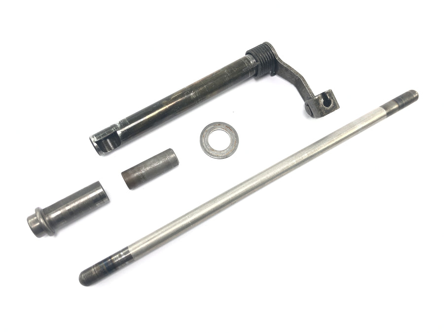 Honda NX 650 Dominator RD02 [1994] - Palanca esclava del embrague con varilla de empuje del embrague