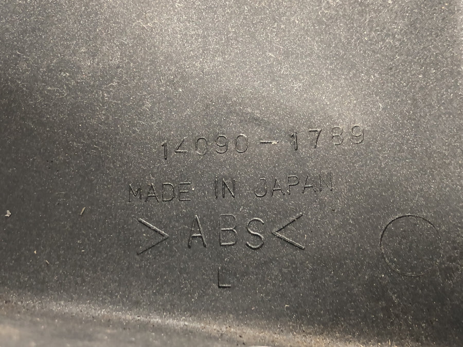 Kawasaki ZRX 1200 S ZRT20A [2001] - Panel izquierdo de la caja del filtro de aire con toma de 12V