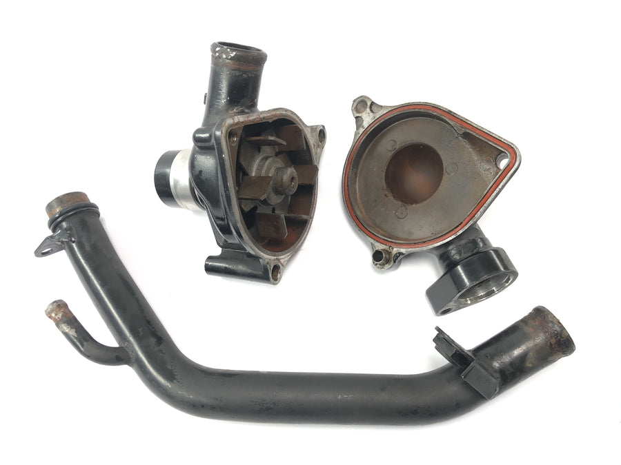 Triumph Daytona 900 T300 [1996] - Bomba de agua bomba refrigerante con tubo
