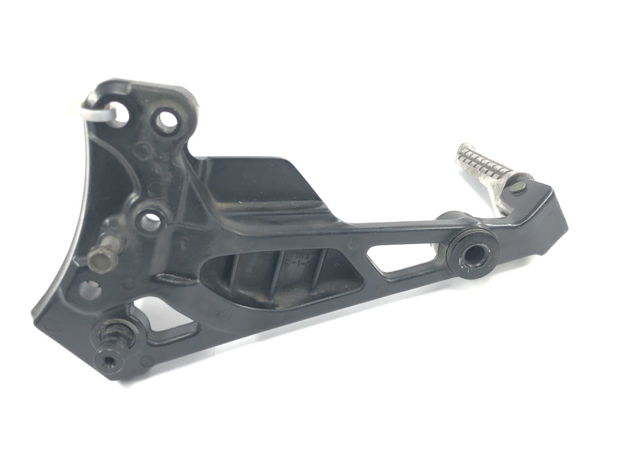 Kawasaki Zephyr 750 ZR750C [1994] - Sistema de reposapiés conductor pasajero soporte reposapiés derecho