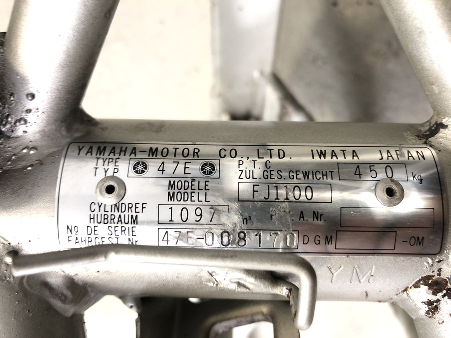 Yamaha FJ 1100 47e [1985] - Marco con documentos