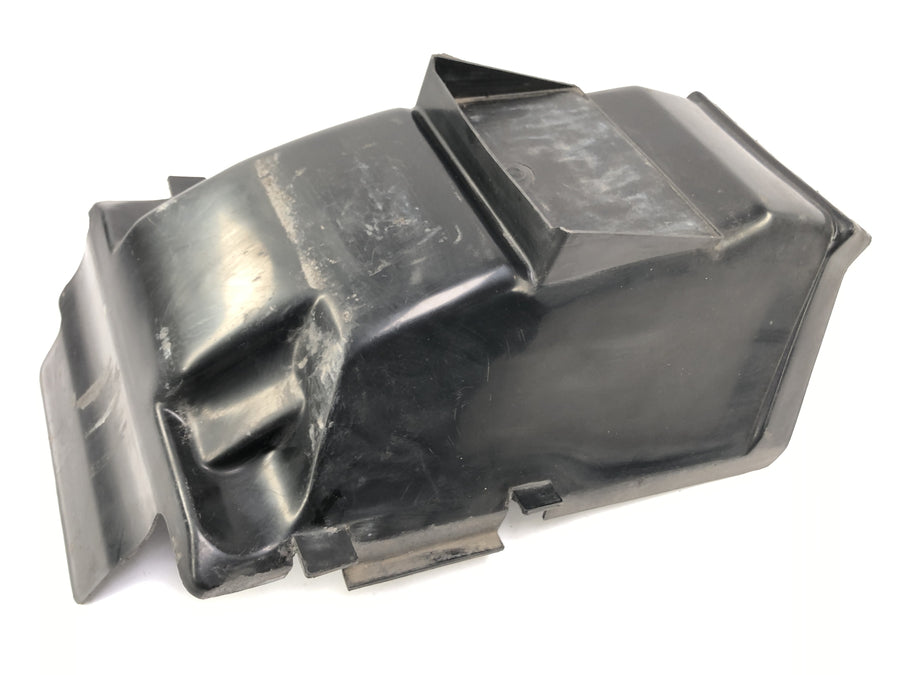Kawasaki GPZ 1000 RX [1987] - Fender en la parte posterior. Disfraz de revestimiento interior