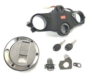 Aprilia RST 1000 Futura [2002] - cerrajero con puente de la bifurcación sobre el juego de llave de tapa del tanque de bloqueo de encendido