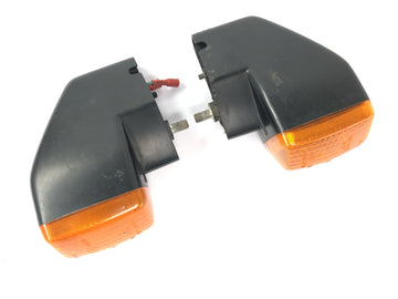 Honda NSR 125 JC22 [1998] - Lámpara de luz intermitente de la señal de giro llave en mano en la parte posterior y derecha - 0