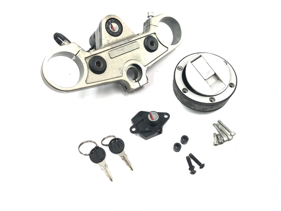 Moto Guzzi V10 Centauro [1998] - Juego de cerradura de encendido con puente de horquilla en la parte superior de la tapa del depósito