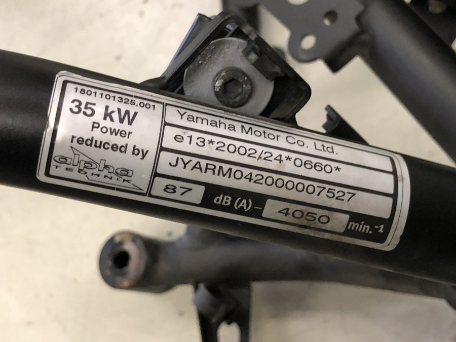 Yamaha MT07 RM04 [2014] - Marco con papeles