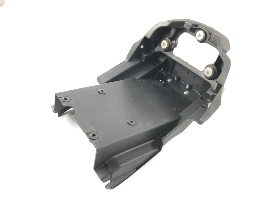 Kawasaki ZRX 1200 S ZRT20A [2001] - Panel interior trasero, parte inferior, guardabarros trasero, soporte de luz trasera