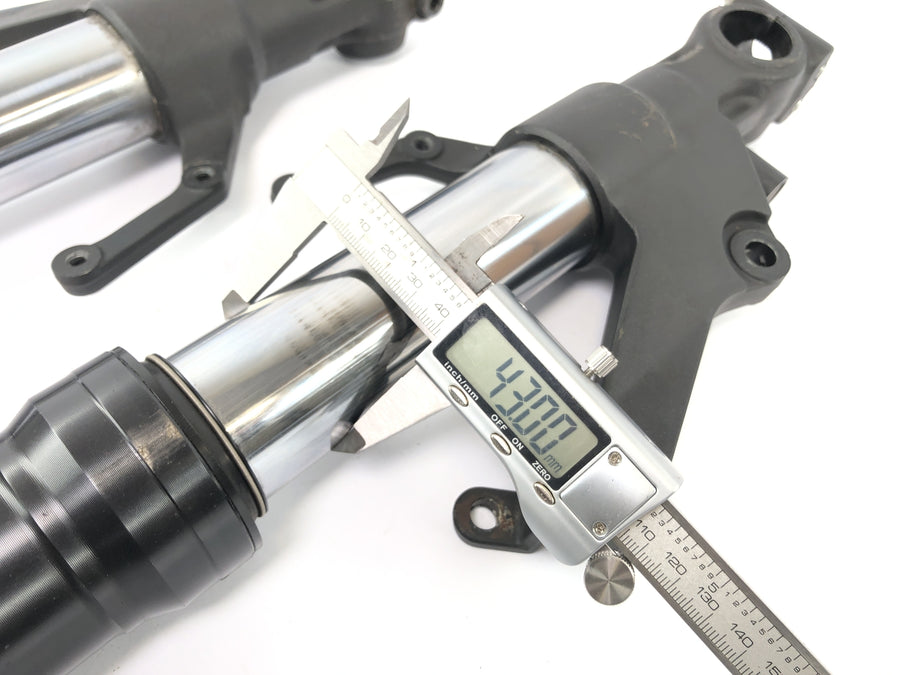 Yamaha YZF R1 RN09 [2003] - Hotado al revés