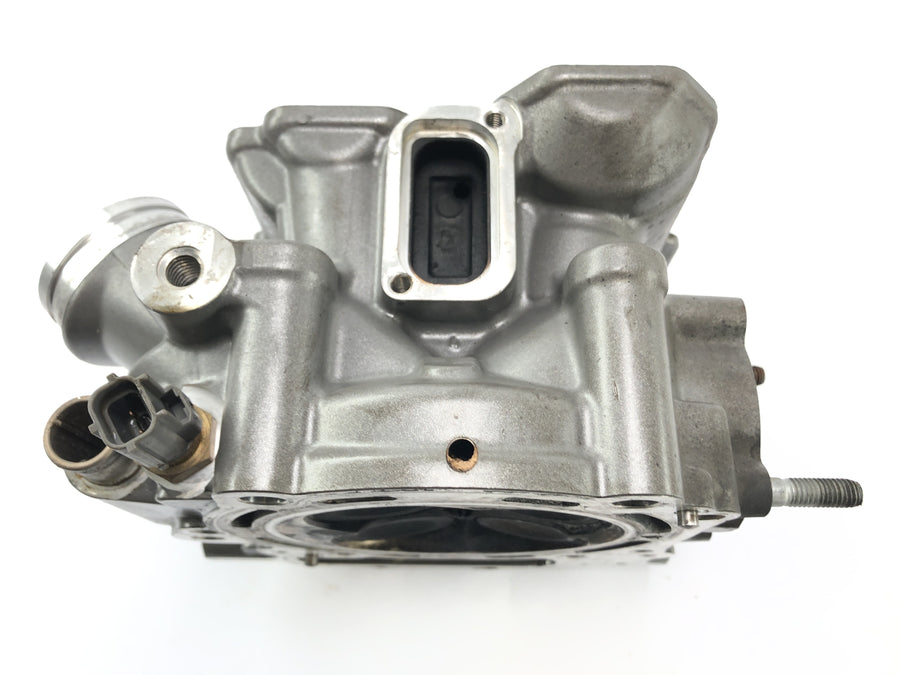 KTM 950 SM LC8 [2008] - cabeza de cilindro en la parte posterior
