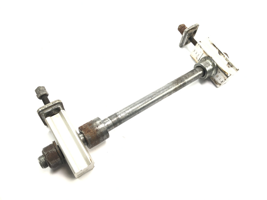 Honda FT 500 PC07 [1983] - Eje trasero con tensor de cadena