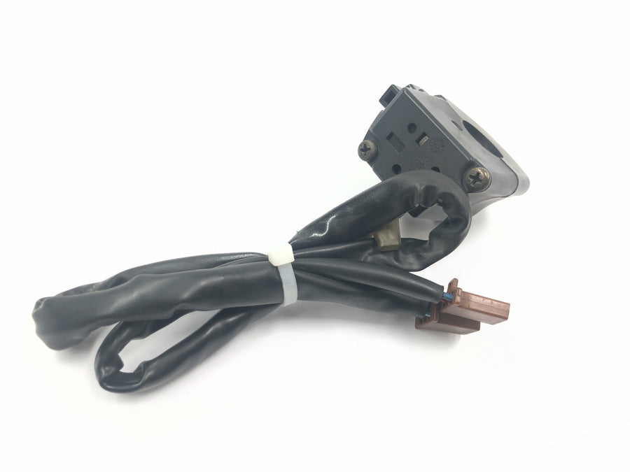 Yamaha YZF R1 RN04 [2001] - Montaje interruptor interruptor manillar derecho