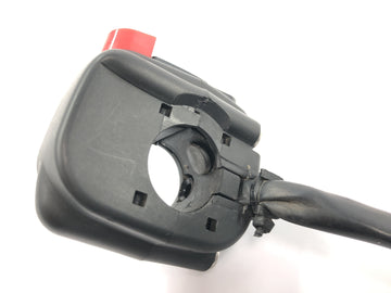 SWM SM 125 R [2018] - Montaje manillar interruptor manillar derecho stop