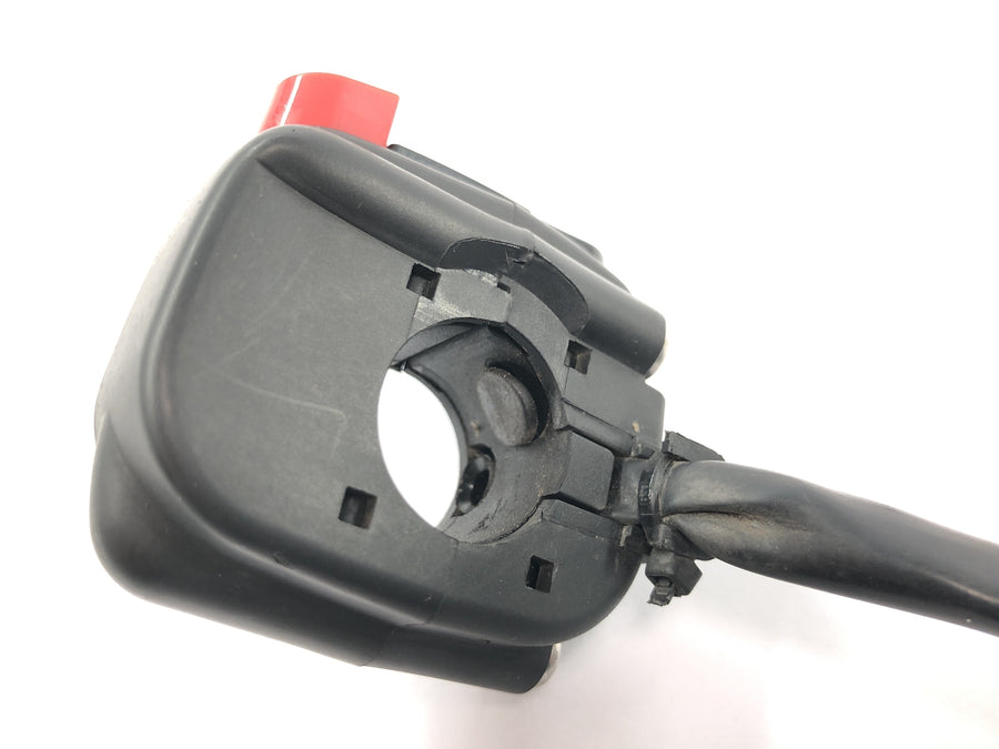 SWM SM 125 R [2018] - Montaje manillar interruptor manillar derecho stop
