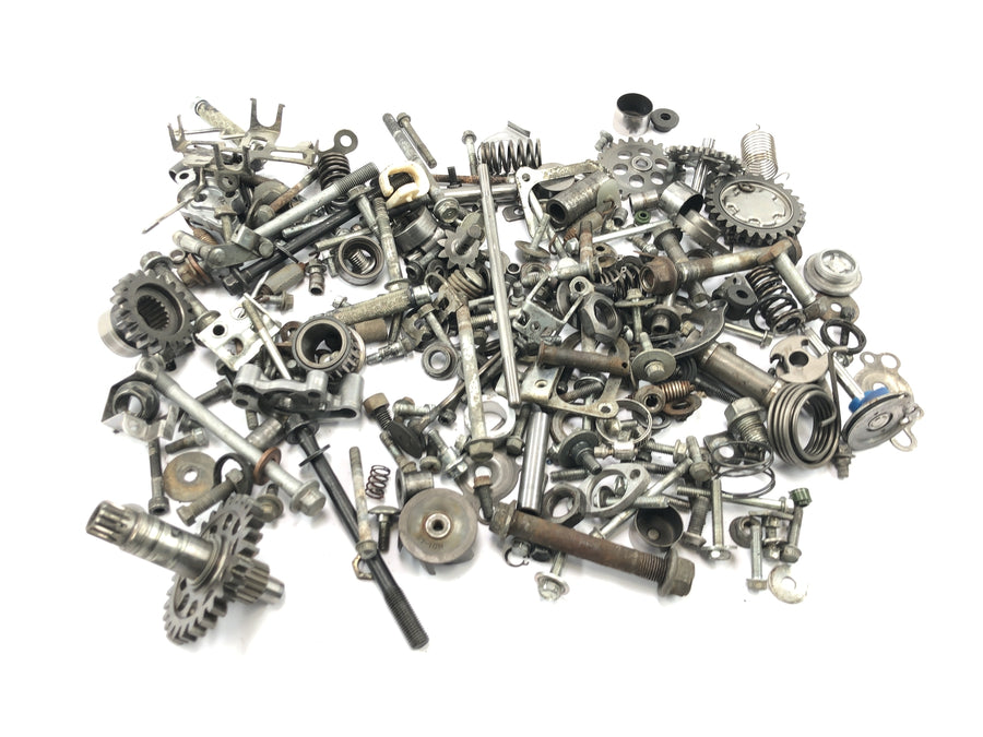 Suzuki RM Z 250 RJ41A [2007] - piezas restantes y tornillos, lote mixto de piezas pequeñas